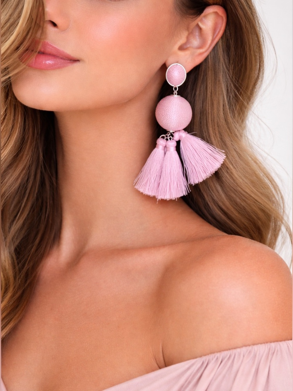 Fringed trend spotlight light pink/purple earrings